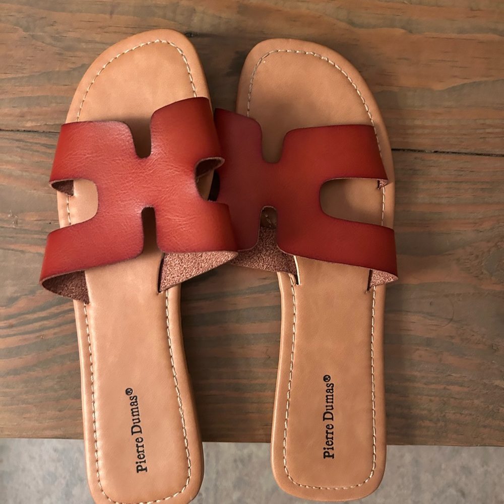 Pierre Dumas Women's Red and Tan Sandals